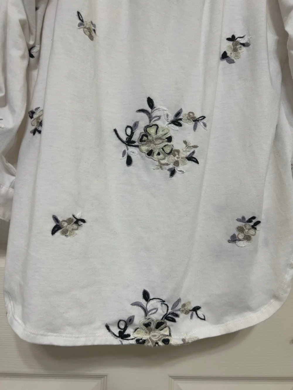 Hope Springs Embroidered Floral Button Front Shirt in Neutrals Abalone Buttons L - Picture 12 of 12